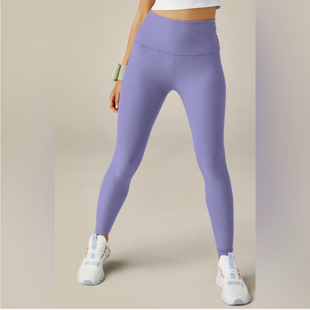 Beyond Yoga Caught In The Midi high waisted leggings. Size Medium